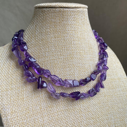 Natürliche Amethyst Chips Perlen, tiefviolette Kristalle für Schmuckherstellung, Boho DIY Bastelperlen, unregelmäßige Nuggets Strang 40cm