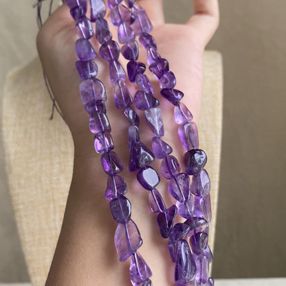 Natürliche Amethyst Chips Perlen, tiefviolette Kristalle für Schmuckherstellung, Boho DIY Bastelperlen, unregelmäßige Nuggets Strang 40cm