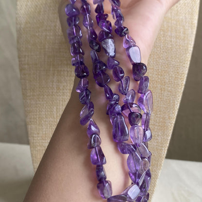 Natürliche Amethyst Chips Perlen, tiefviolette Kristalle für Schmuckherstellung, Boho DIY Bastelperlen, unregelmäßige Nuggets Strang 40cm