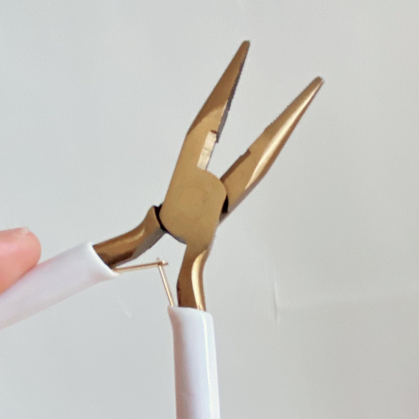 Schmuck Bastelset für Anfänger | DIY Schmuckset mit Zangen, Draht, Zubehör | Starter Kit für Armbänder und Ketten