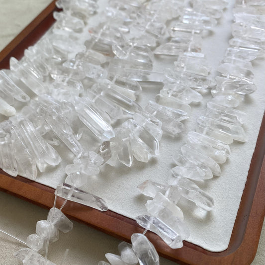 Natürliche Bergkristall Stäbchen Perlen für Schmuckherstellung, Boho DIY Heilstein Strang, klare Quarz Nuggets für Halskette Armband