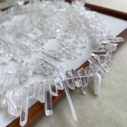 Natürliche Bergkristall Stäbchen Perlen für Schmuckherstellung, Boho DIY Heilstein Strang, klare Quarz Nuggets für Halskette Armband