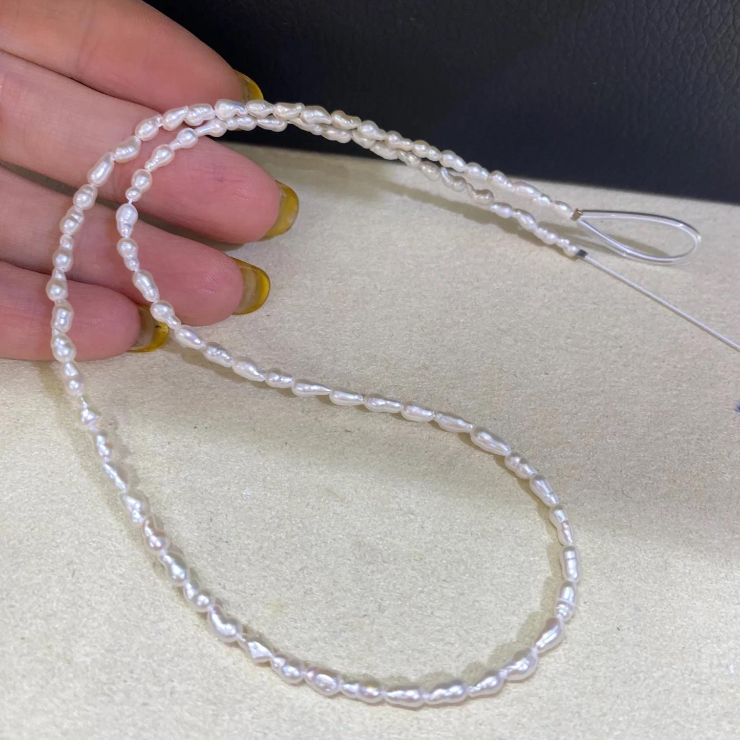 Kleine weiße Barock Süßwasserperlen, unregelmäßige Perlenstränge zum Basteln, seitlich gebohrt, DIY Schmuckzubehör, Mini Naturperlen