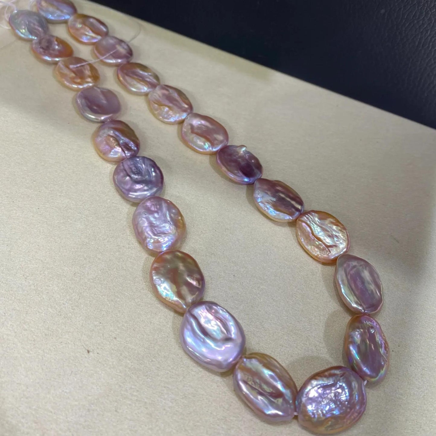 Natürliche Barock Coin Perlen, flache runde Süßwasserperlen rosa-lila, große unregelmäßige Edelsteinperlen für DIY Schmuckherstellung