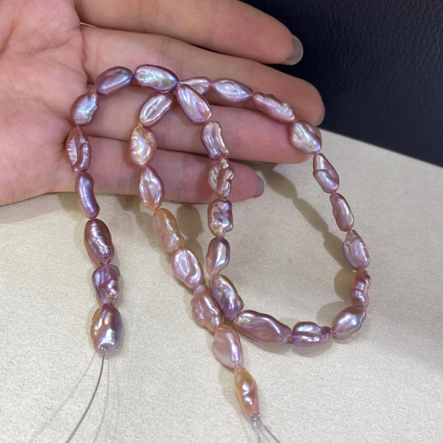 Rosa-lavendelfarbene Nugget-Perlen – Natur Süßwasserperlen mit irisierendem Glanz, handverlesene DIY Perlenkette für Schmuckherstellung