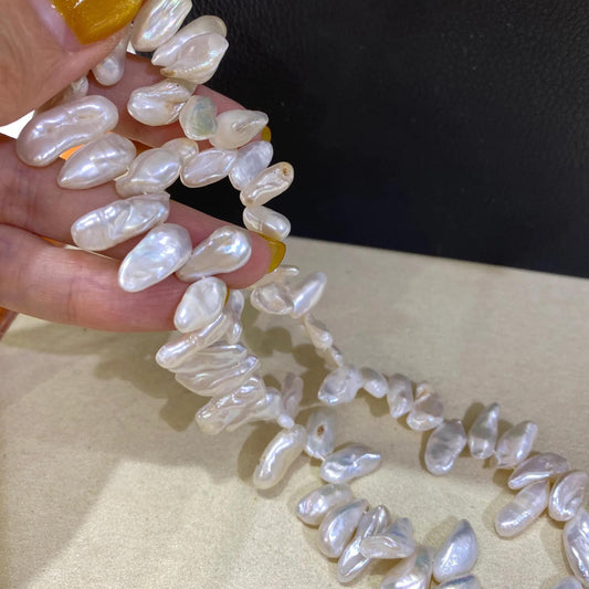Natürliche Süßwasser Stabperlen, große Biwa Perlen für DIY Schmuck, unregelmäßig, weiß schimmernd, doppelt gebohrt, Perlenstrang