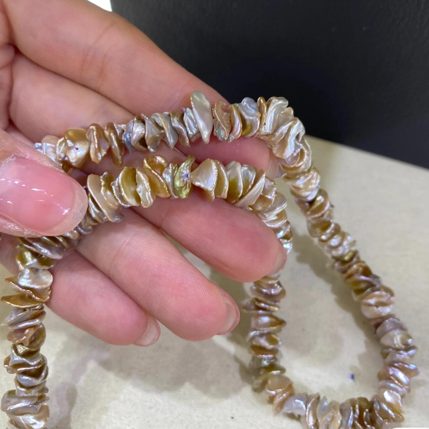 Handgefertigter Strang aus natürlichen unregelmäßigen blassrosa Barock Süßwasserperlen für DIY Schmuck Halsketten Armbänder Ohrringe