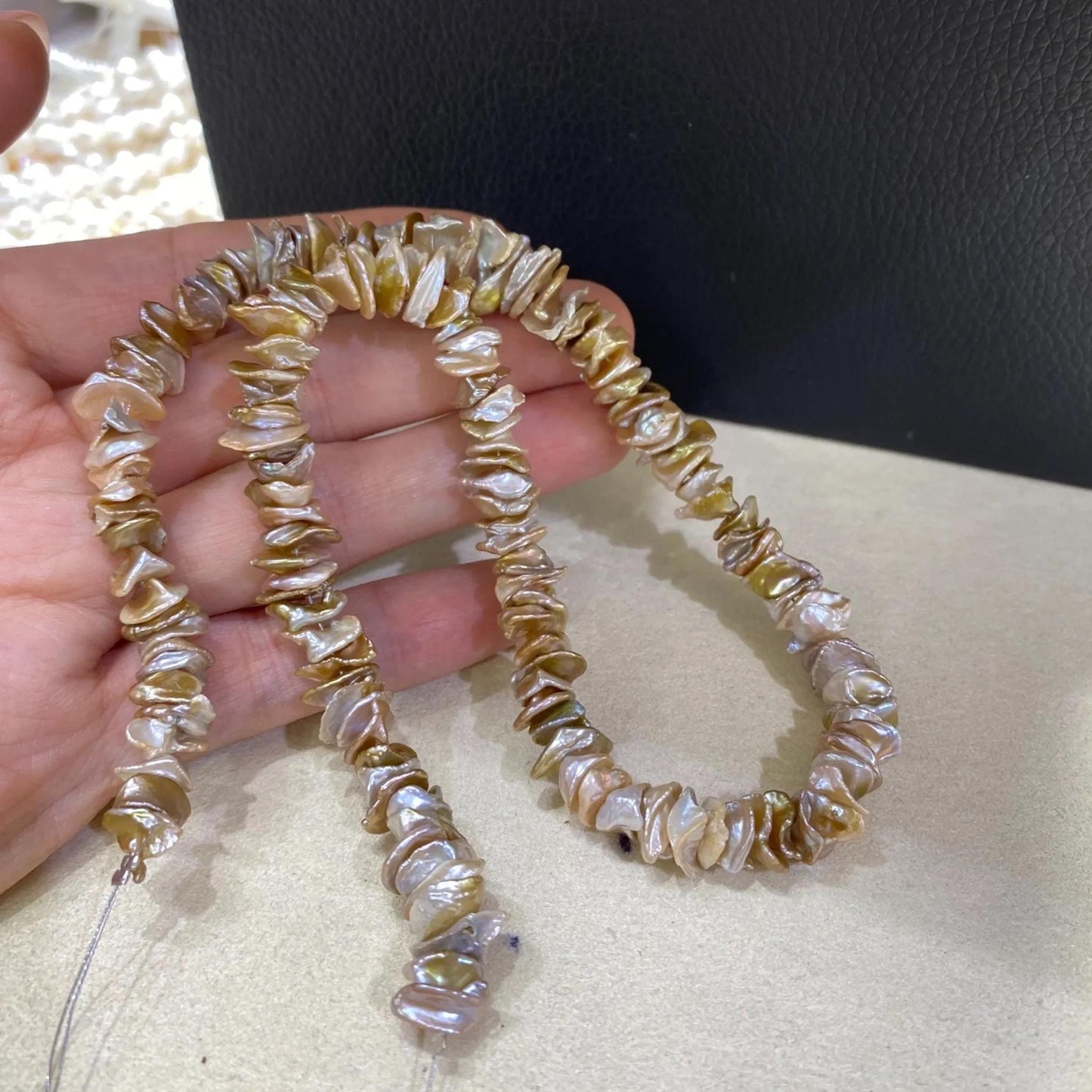 Handgefertigter Strang aus natürlichen unregelmäßigen blassrosa Barock Süßwasserperlen für DIY Schmuck Halsketten Armbänder Ohrringe