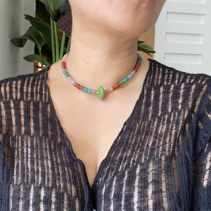 Handgefertigte bunte Achat Halskette mit grünem Anhänger, Naturstein Choker mit 925 Silber Verschluss, Boho Schmuck Geschenk für Frauen