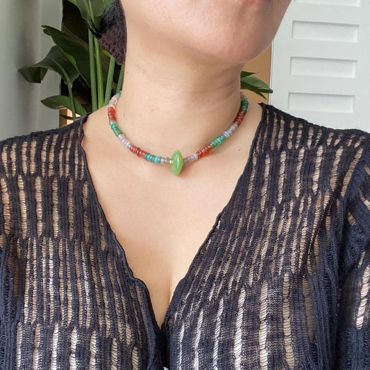 Handgefertigte bunte Achat Halskette mit grünem Anhänger, Naturstein Choker mit 925 Silber Verschluss, Boho Schmuck Geschenk für Frauen