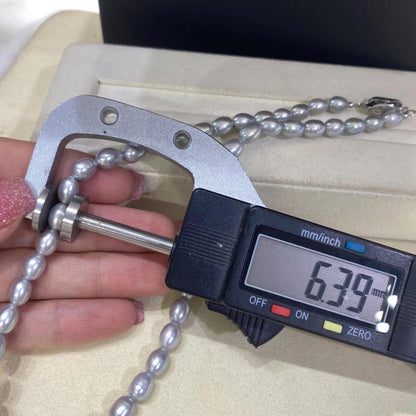 Handgefertigte graue Süßwasserperlenkette mit Boxverschluss, ovale Perlen, gefärbt, elegante Perlen für Schmuckdesign, 40 cm Länge