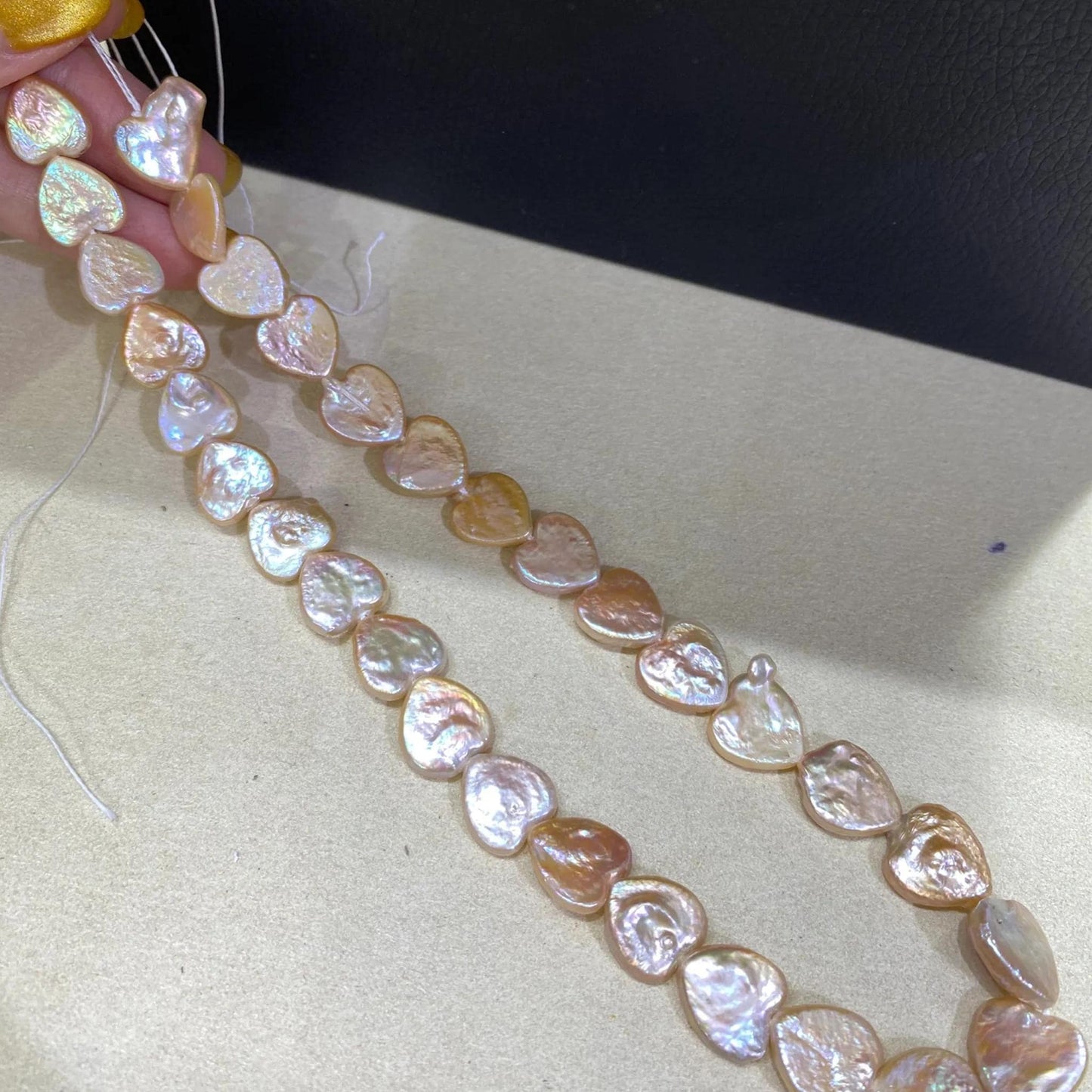 Orangefarbene Herz Süßwasserperlen für DIY Schmuck, flache Barockperlen Strang zum Basteln, Chunky Herz Perlen groß & unregelmäßig