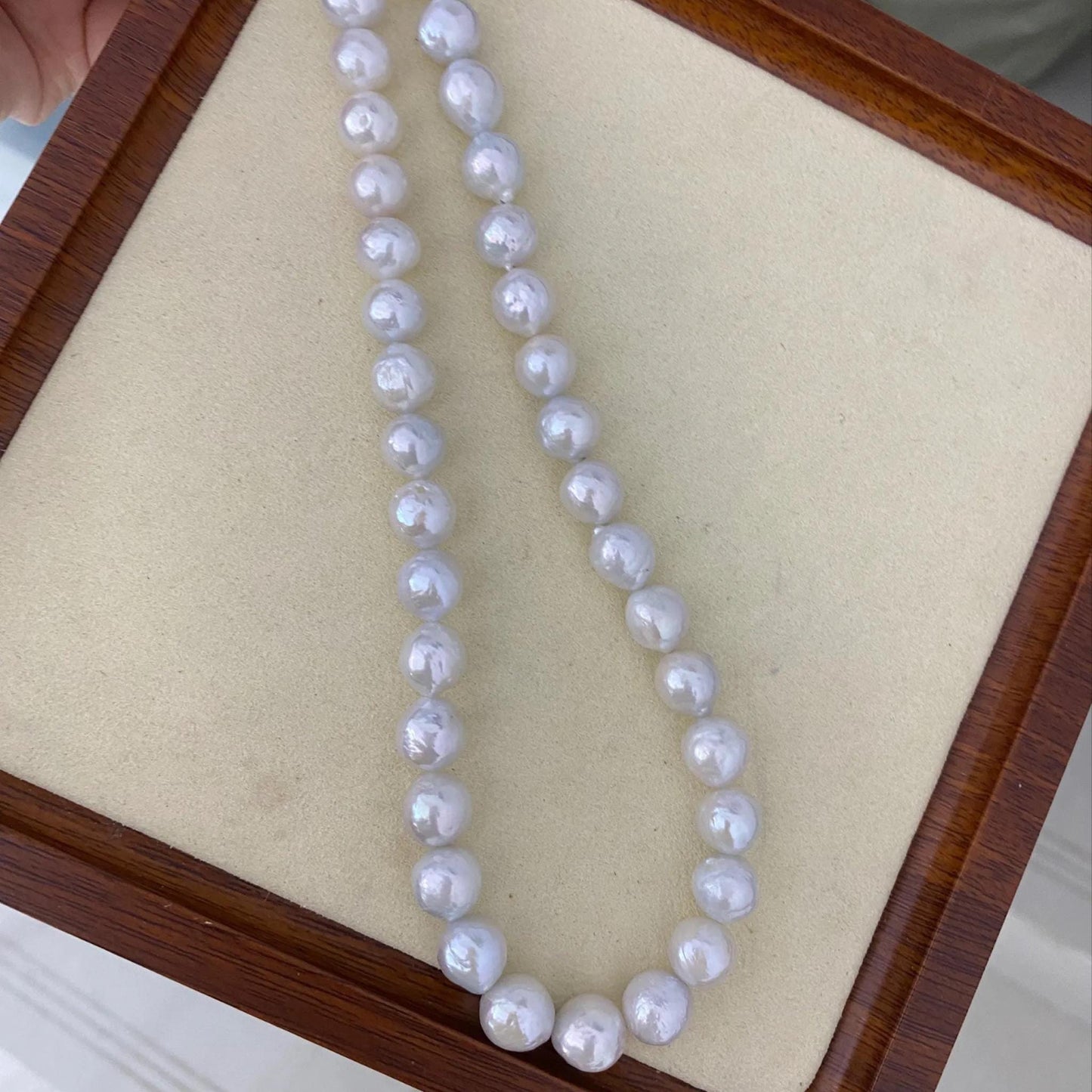 Silberblaue Süßwasserperlen für Schmuckherstellung –große nahezu runde Perlenstränge, glänzende DIY Perlen ca. 9mm für Halsketten  Armbänder