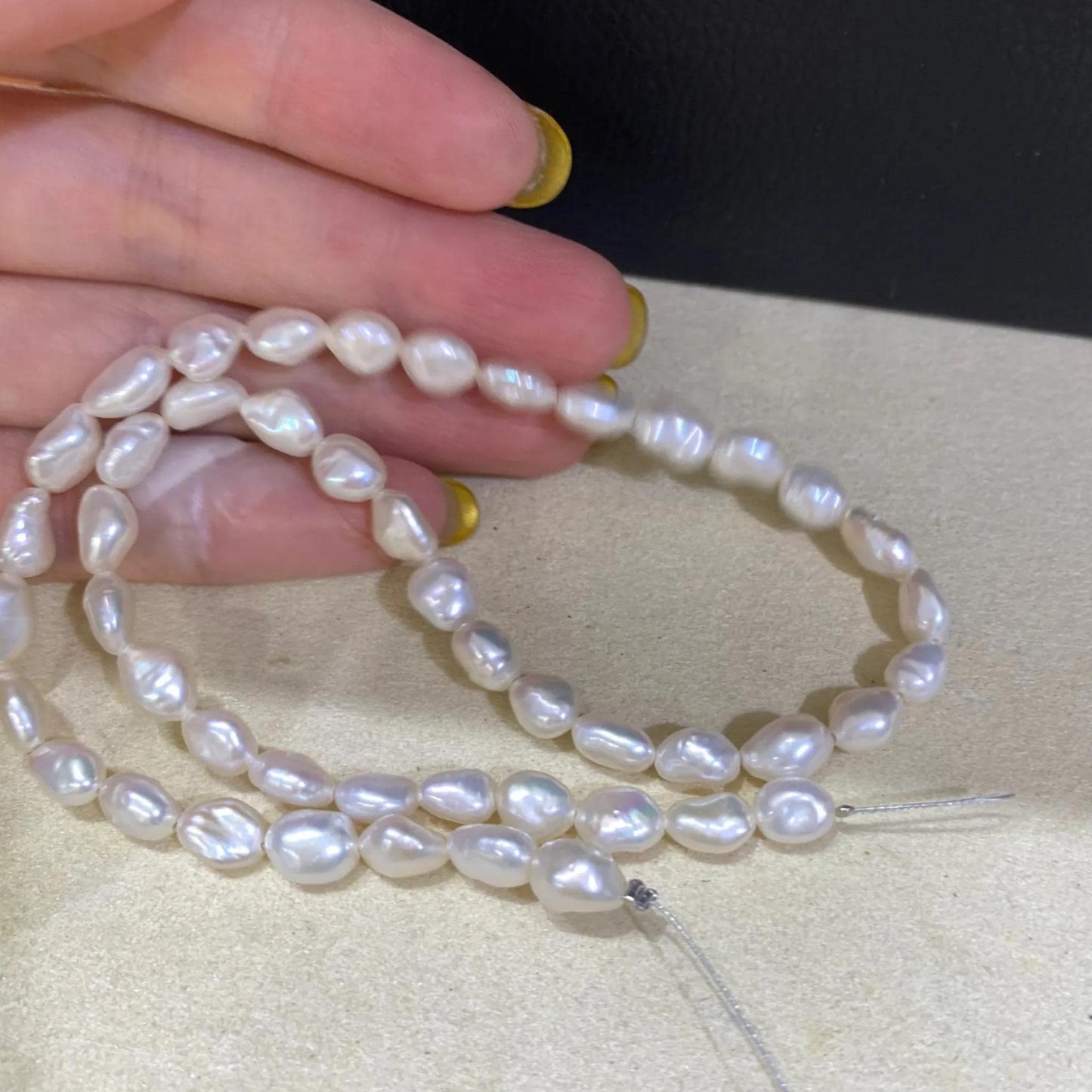 Naturweiße Barock Süßwasserperlen für DIY Schmuck, Unregelmäßige Perlenstränge zum Basteln von Armbändern, Halsketten, Boho Designs