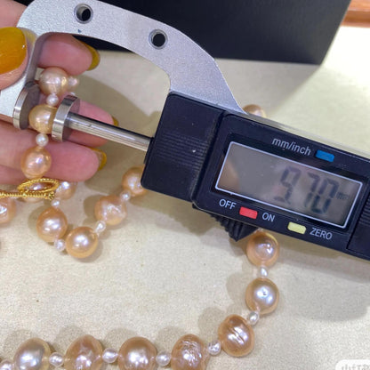 Handgemachte Süßwasserperlen Halskette in Pfirsichton mit Goldverschluss Barockperlen Statement Schmuck Chunky Rundperlen Geschenkidee