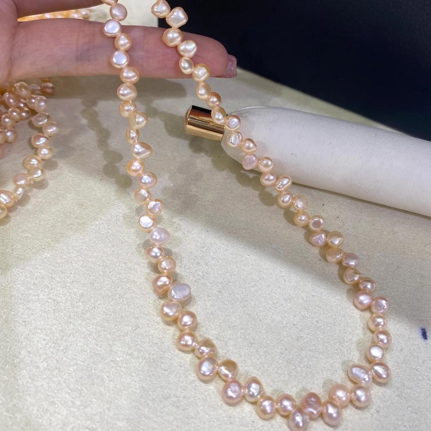 Pfirsichfarbene Barockperlen mit schrägem Bohrloch, natürliche Süßwasserperlen für Schmuckherstellung, kleine Blütenform DIY Perlenstrang