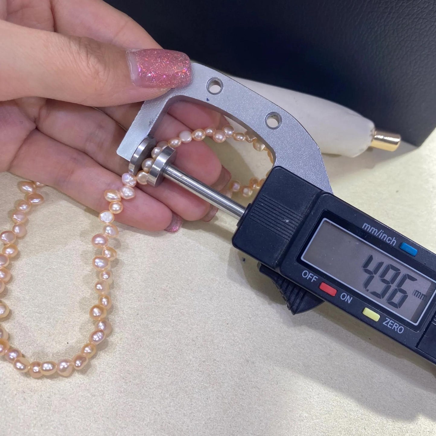 Pfirsichfarbene Barockperlen mit schrägem Bohrloch, natürliche Süßwasserperlen für Schmuckherstellung, kleine Blütenform DIY Perlenstrang