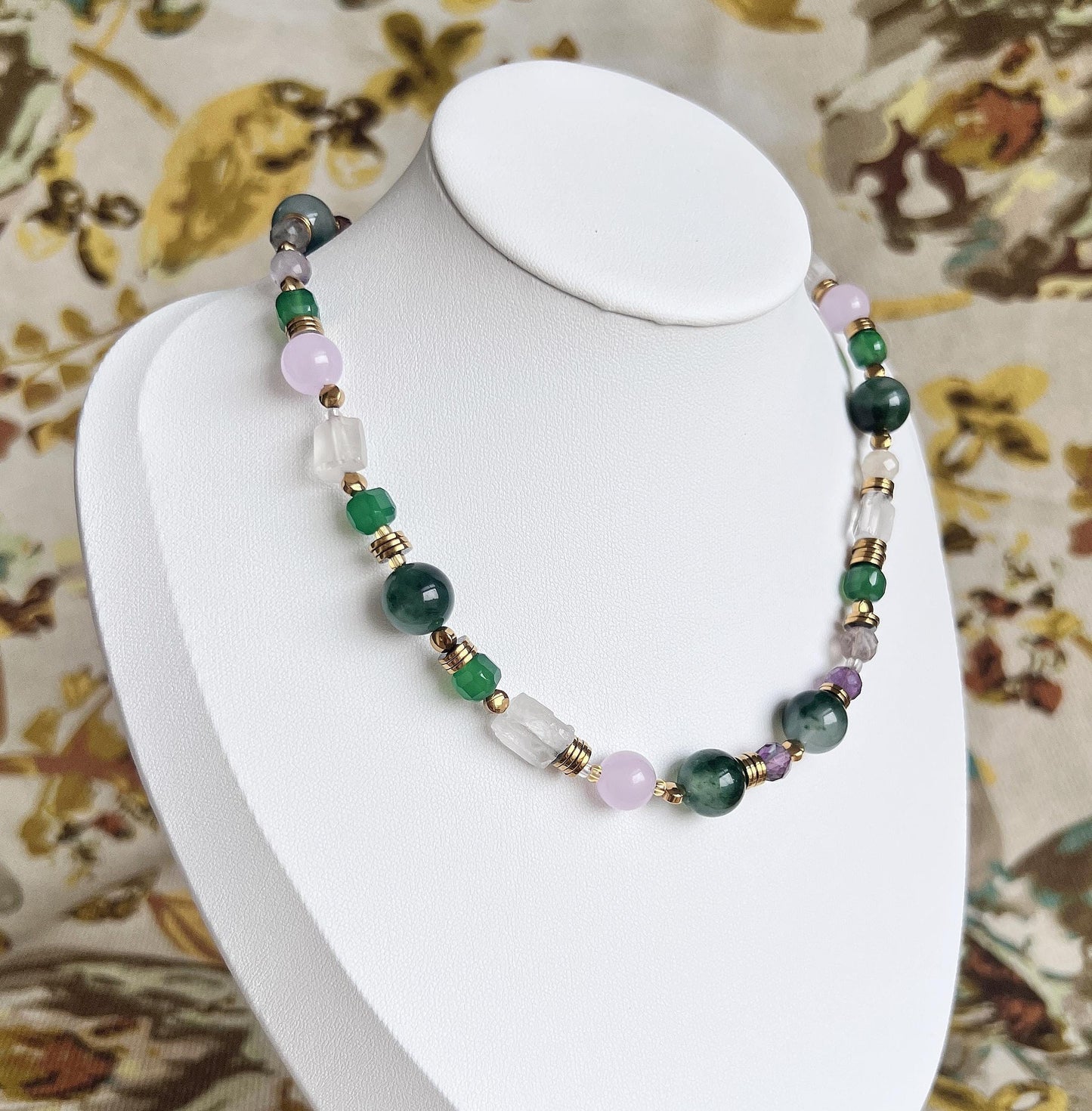 Bunte Edelstein Choker Kette mit natürlichen Heilsteinen im Boho Vintage Stil, handgefertigter Schmuck als spirituelles Geschenk für sie