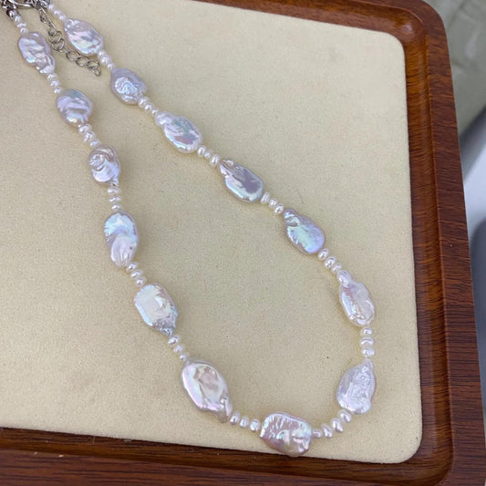 Handgefertigte Barock Süßwasserperlen Halskette mit unregelmäßigen flachen weißen Perlen Boho Schmuck Geschenk für Damen einzigartig elegant