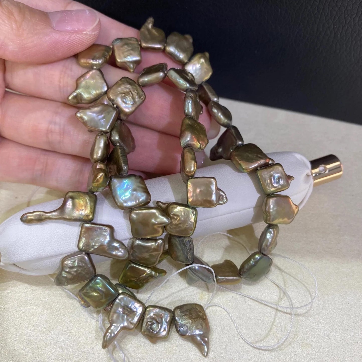 Gefärbte grüne Barock Süßwasserperlen Strang mit unregelmäßigen flachen Nugget Perlen für Schmuckherstellung DIY Bastelmaterial