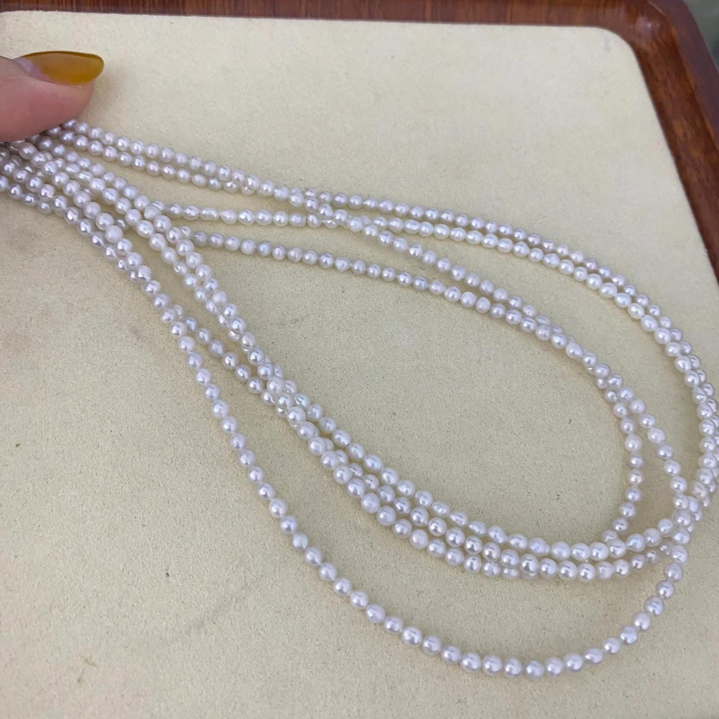 Natürliche weiße Süßwasserperlen Strang, kleine runde Perlen für DIY Schmuckherstellung, zarte Perlenkette, Mini Beads Handmade