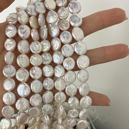 Natürliche Coin-Perlen aus Süßwasser – Weiße flache runde Perlen mit Glanz für DIY-Schmuck, Hochzeitsdesigns, Boho-Ketten, Statement-Stränge