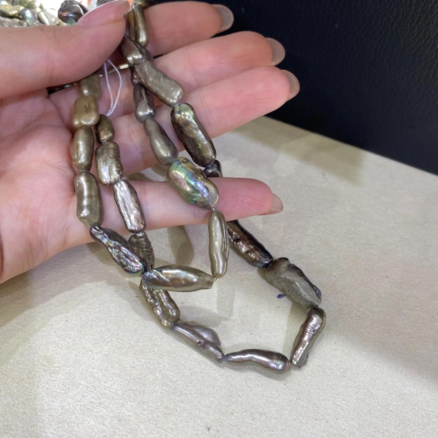 Natürliche barocke Stabperlen in Pfauengrün aus Süßwasserperlen, organische DIY Schmuckperlen für Ketten Armbänder Boho Projekte