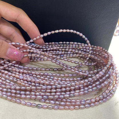 Natürliche Süßwasserperlen in Lavendelfarbe für DIY Schmuck, Kleine Reisform Perlen Strang, Oval Beads für Armbänder und Halsketten