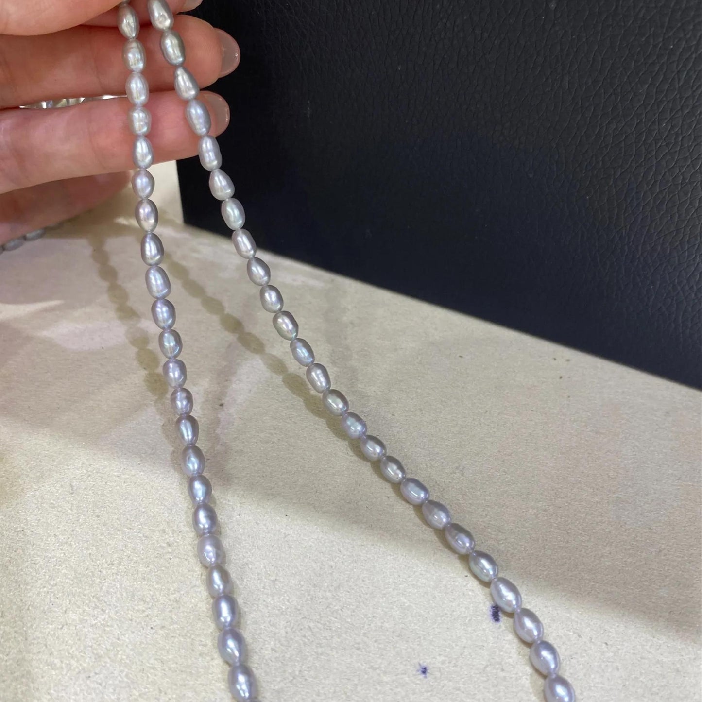 Graue Süßwasserperlen für Schmuckherstellung, Reisförmige Perlen mit Glanz, DIY Bastelperlen für Kette Armband Ohrringe