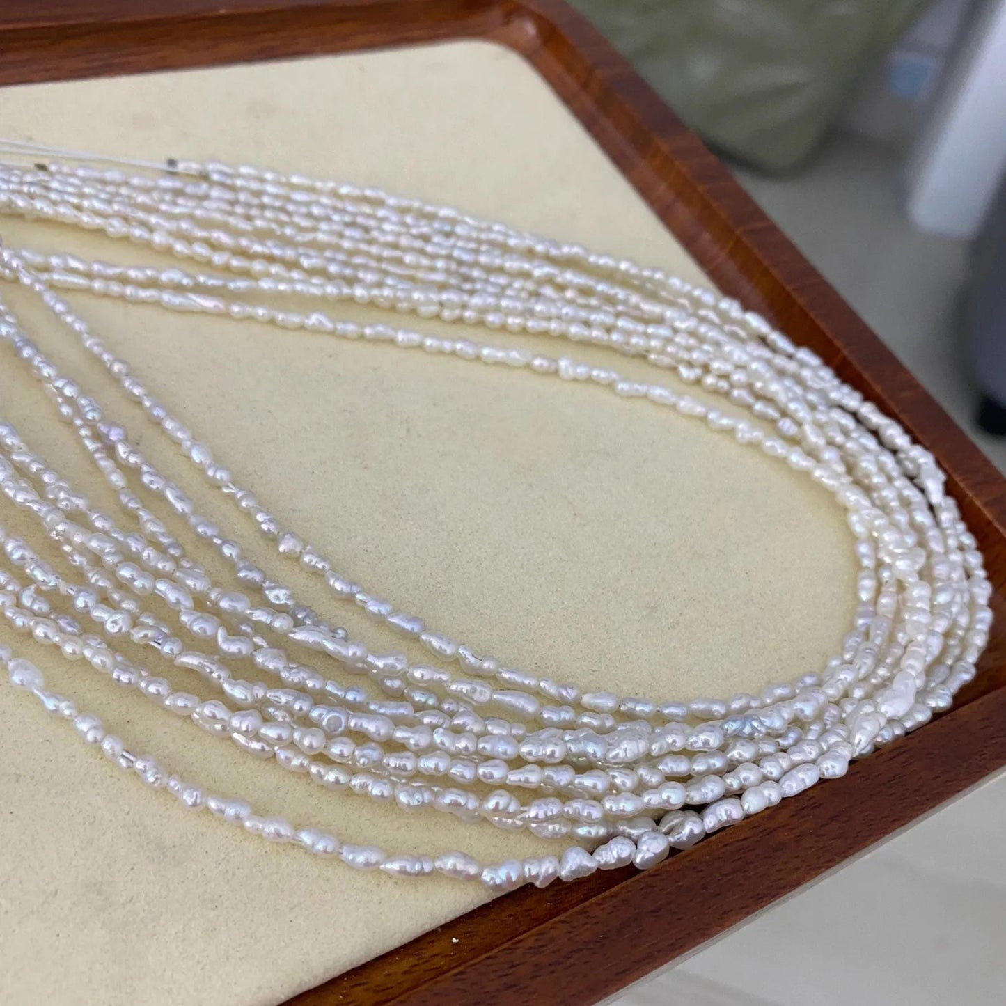 Natürliche weiße Barockperlen aus Süßwasser, unregelmäßige Mini-Perlen für DIY-Schmuck, Boho-Hochzeitsdesigns und romantische Handarbeiten