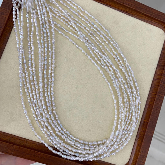 Natürliche weiße Barockperlen aus Süßwasser, unregelmäßige Mini-Perlen für DIY-Schmuck, Boho-Hochzeitsdesigns und romantische Handarbeiten