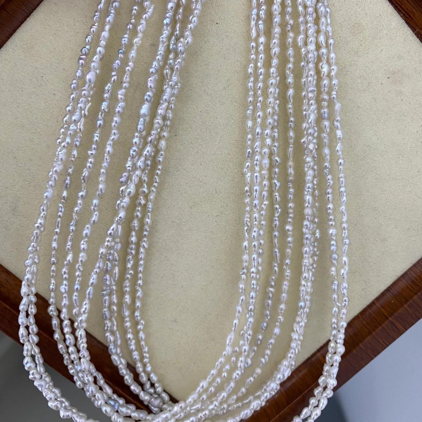 Natürliche weiße Barockperlen aus Süßwasser, unregelmäßige Mini-Perlen für DIY-Schmuck, Boho-Hochzeitsdesigns und romantische Handarbeiten