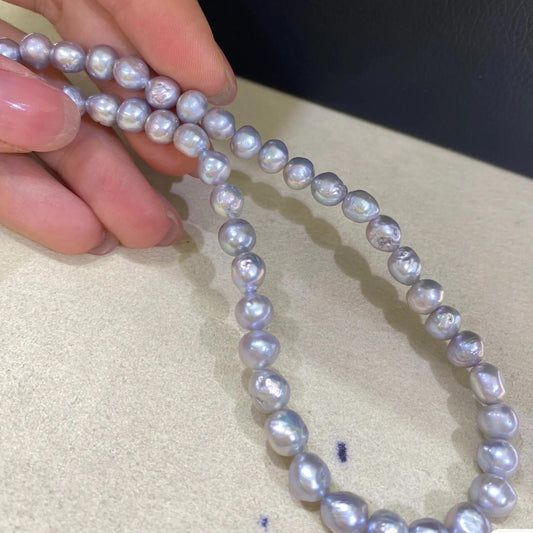 Elektroplattierte graue Süßwasserperlen Barock Stil für DIY Schmuck, unregelmäßige Nuggets für Armband Kette Bastelbedarf 38cm Strang