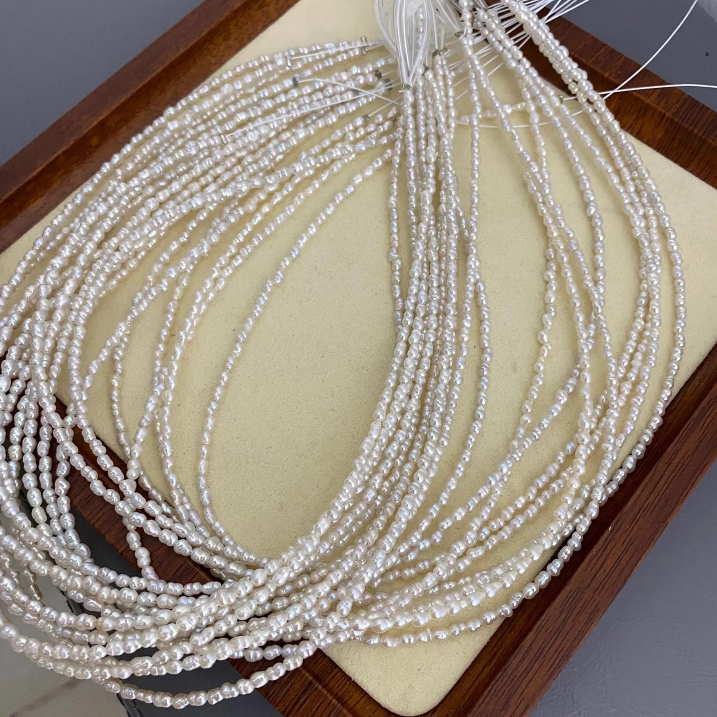 Tiny Barock Süßwasserperlen Strang für Schmuckherstellung, natürliche unregelmäßige weiße Reisform Perlen DIY Zubehör