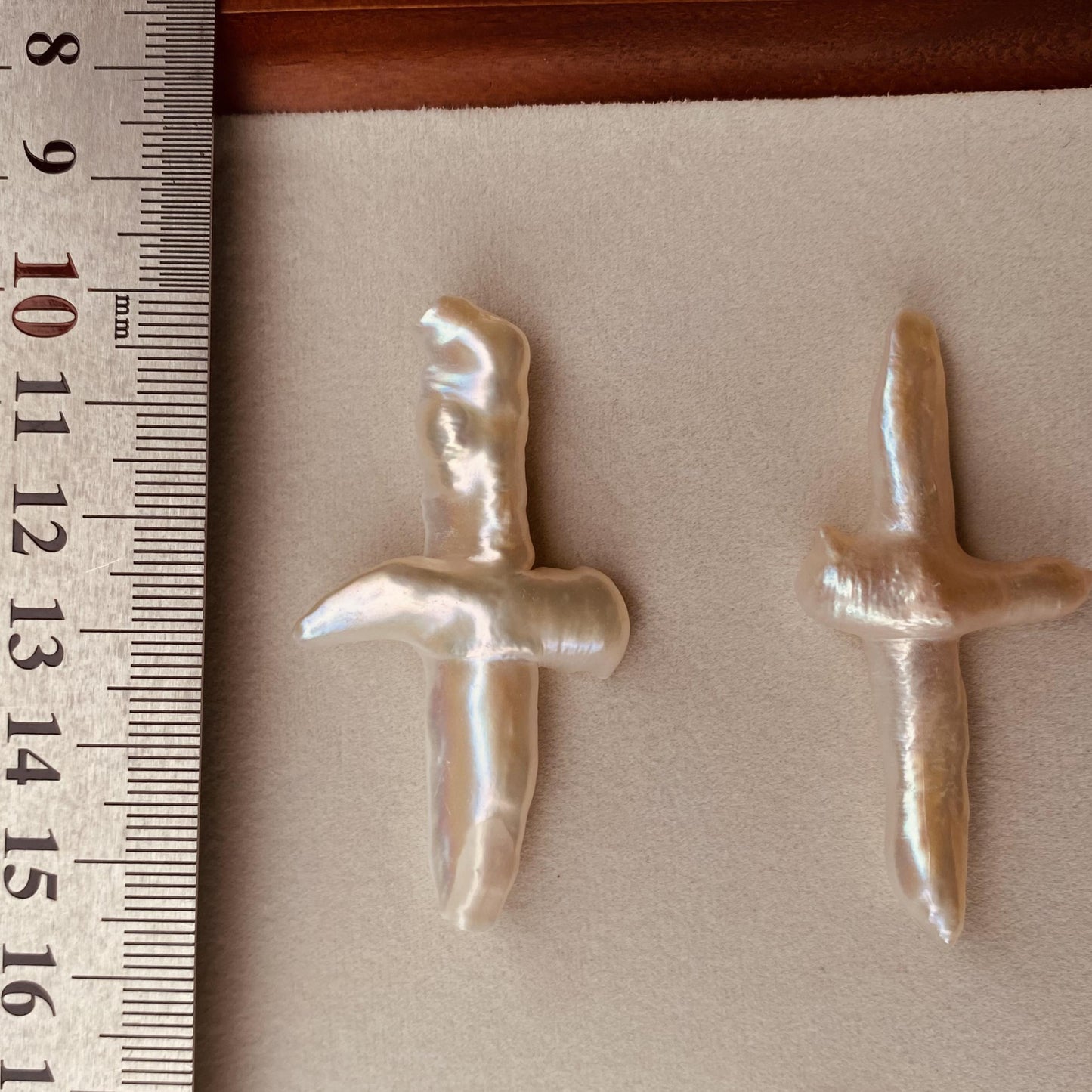 Barock Kreuzförmige Süßwasserperle Einzelstück für Schmuckherstellung, Natürliche weiße Perle mit Glanz, Spiritueller Anhänger DIY