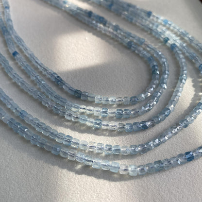 Facettierte Aquamarin Rondelle Perlen für DIY Schmuckherstellung, Hellblaue Edelstein Spacer Perlenstränge im Boho Stil handgefertigt