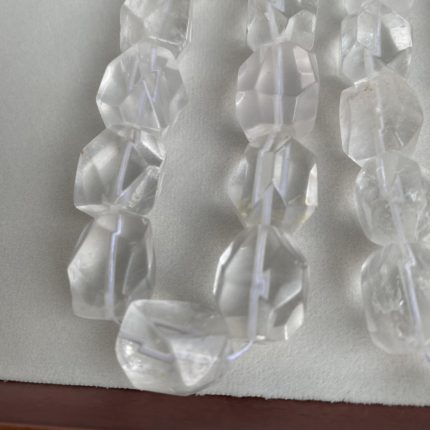 Facettierte klare Quarzperlen für DIY Schmuckherstellung, Naturstein Perlenstrang, Boho Bastelperlen für Armband oder Kette