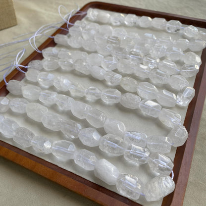 Facettierte Naturstein Perlen für Boho Schmuck DIY Projekte, Klarer Kristall für Heilstein Armband Kette Basteln 40cm Strang