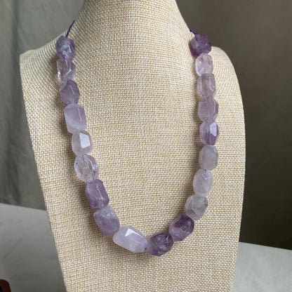 Natürliche Amethyst Perlen Nuggets, lila Kristall Steine für Schmuckherstellung, Boho DIY Bastelperlen, facettierte Edelsteine Strang