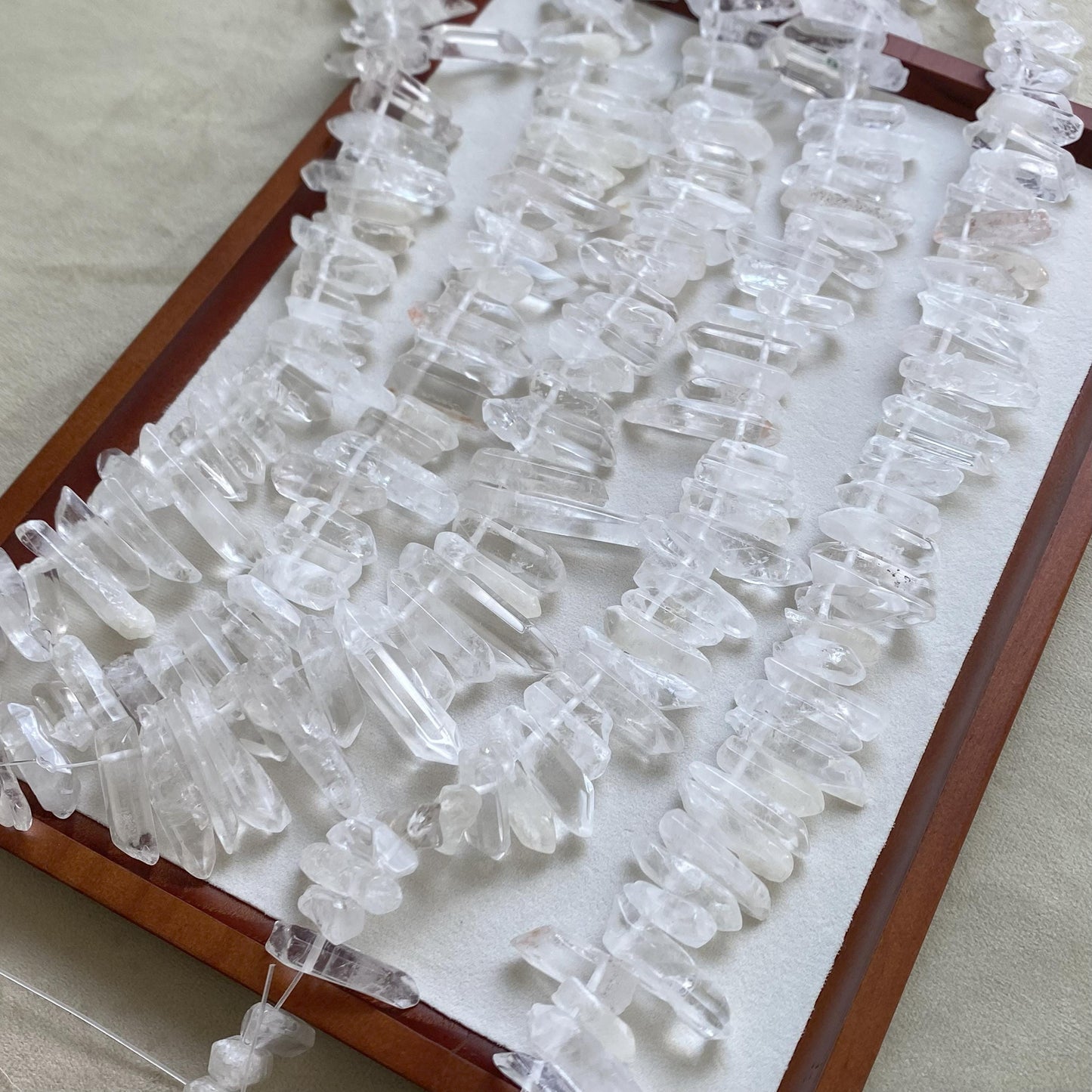 Natürliche Bergkristall Stäbchen Perlen für Schmuckherstellung, Boho DIY Heilstein Strang, klare Quarz Nuggets für Halskette Armband