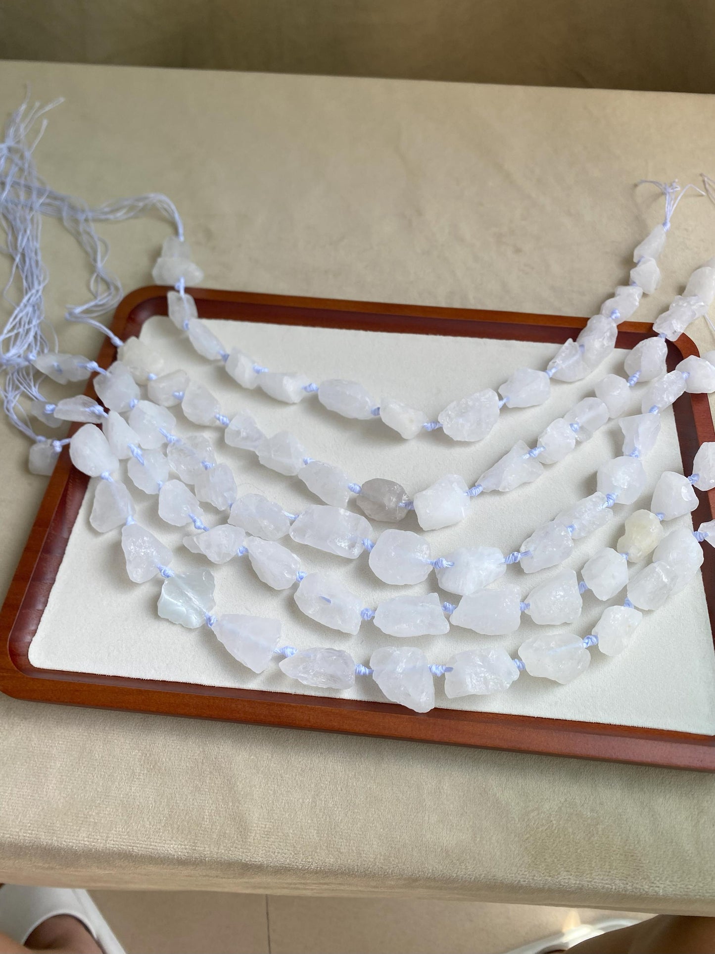 Natürliche weiße Quarz Rohstein Perlen, unregelmäßige Nuggets für Schmuckherstellung, Boho DIY Kristall Perlenkette ca. 40cm