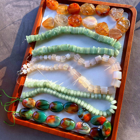 Natürliche Edelstein Perlen Stränge · Unikate für DIY Schmuck · Boho Rohstein, Jade, Achat, Chalcedon · Handpolierte Unregelmäßige Perlen