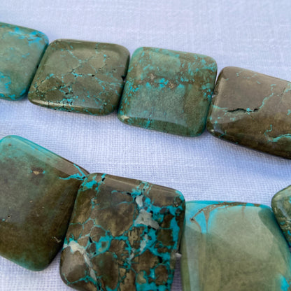 Boho Schmuckperlen für DIY Halsketten Armbänder, Rekonstruierte Türkis Steine in Fliesenform, Große grüne Statement Perlen