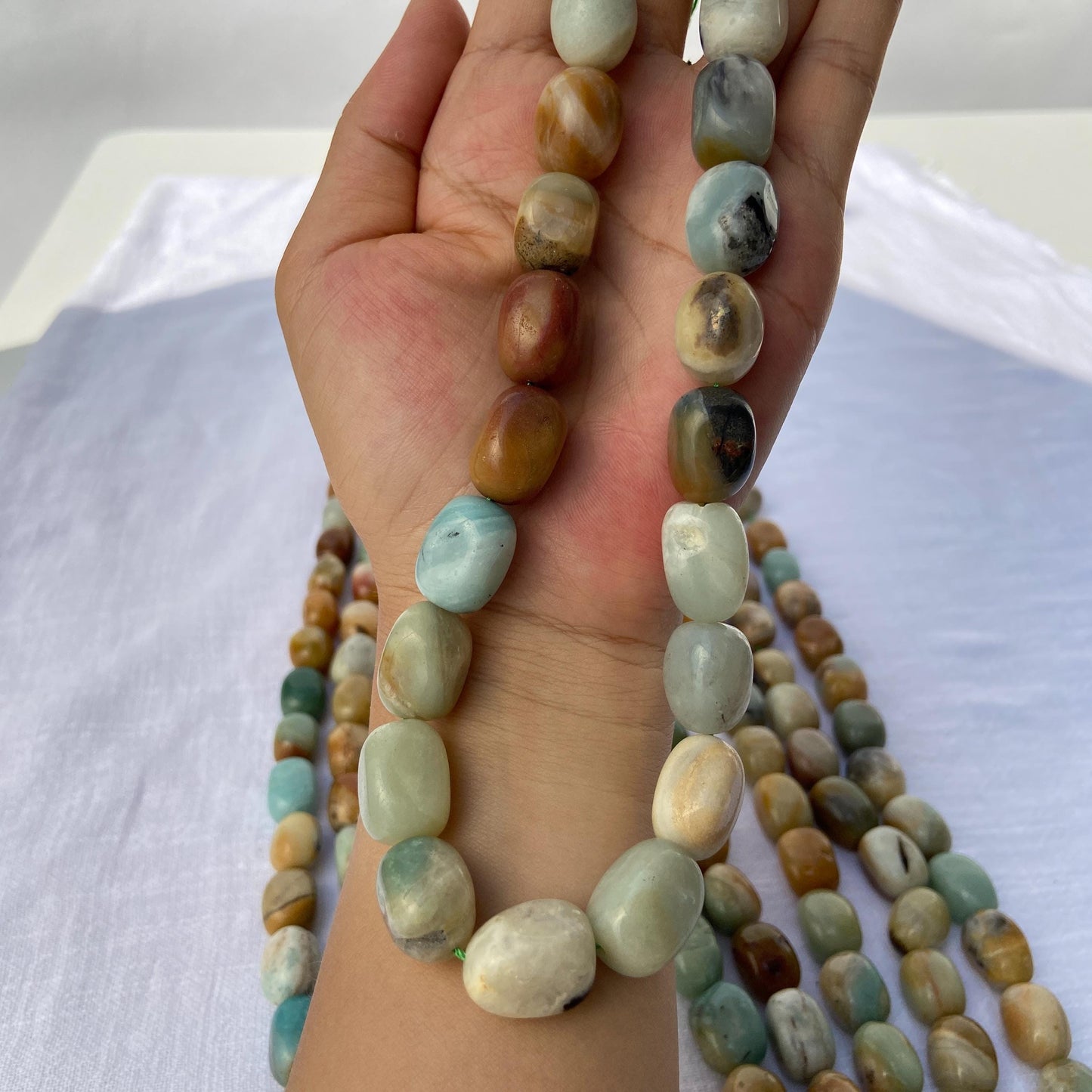 Boho Schmuckperlen für Armbänder Halsketten, Natürlicher Amazonit Edelstein, Bunte Nugget Perlenstrang für DIY Projekte