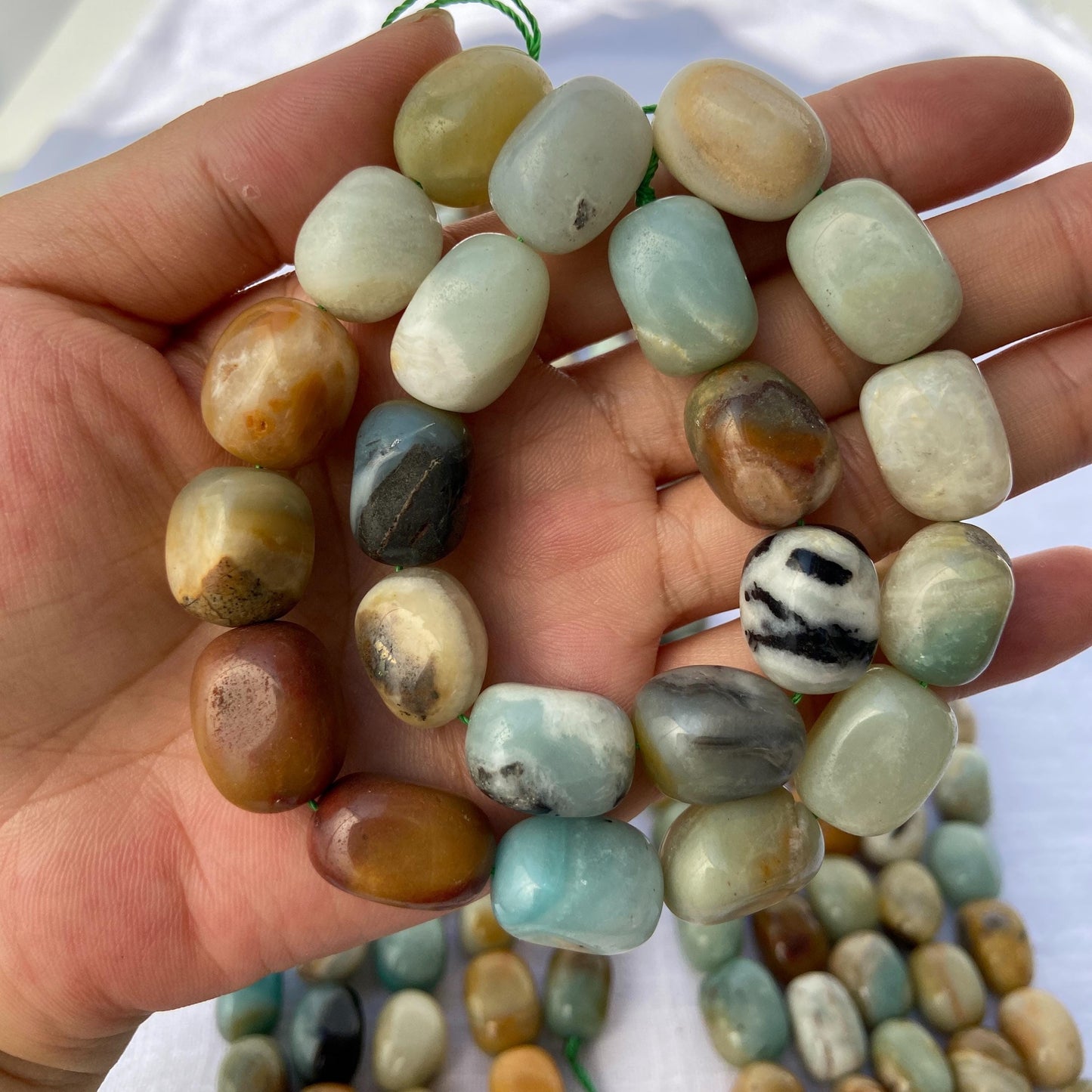 Boho Schmuckperlen für Armbänder Halsketten, Natürlicher Amazonit Edelstein, Bunte Nugget Perlenstrang für DIY Projekte