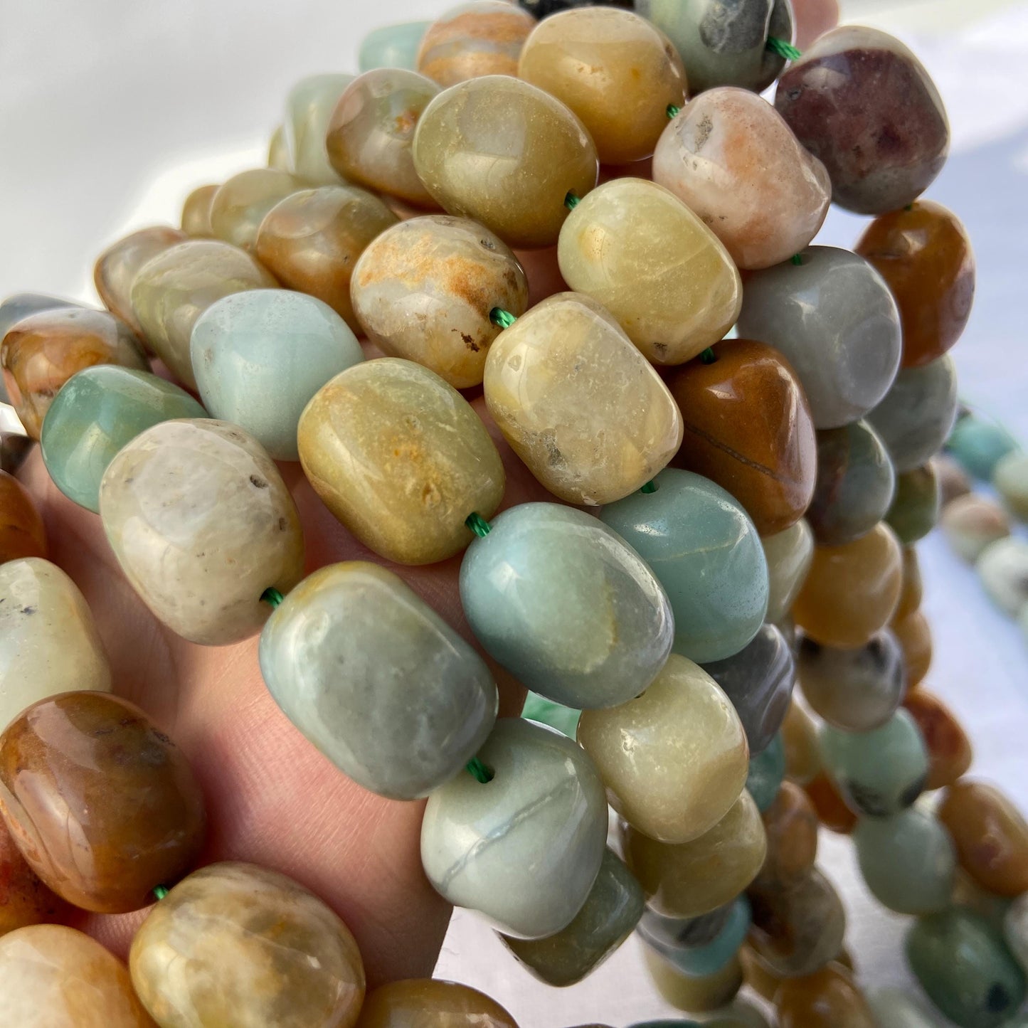 Boho Schmuckperlen für Armbänder Halsketten, Natürlicher Amazonit Edelstein, Bunte Nugget Perlenstrang für DIY Projekte