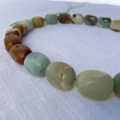 Boho Schmuckperlen für Armbänder Halsketten, Natürlicher Amazonit Edelstein, Bunte Nugget Perlenstrang für DIY Projekte