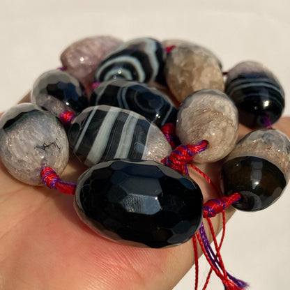 Natürliche Quarz Achat Edelsteinperlen mit Facettenschliff, zweifarbige Nugget Perlen für DIY Schmuckherstellung im Boho Stil, ca. 11 Stück