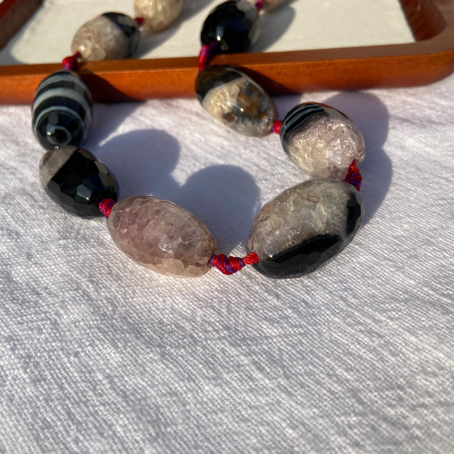 Natürliche Quarz Achat Edelsteinperlen mit Facettenschliff, zweifarbige Nugget Perlen für DIY Schmuckherstellung im Boho Stil, ca. 11 Stück