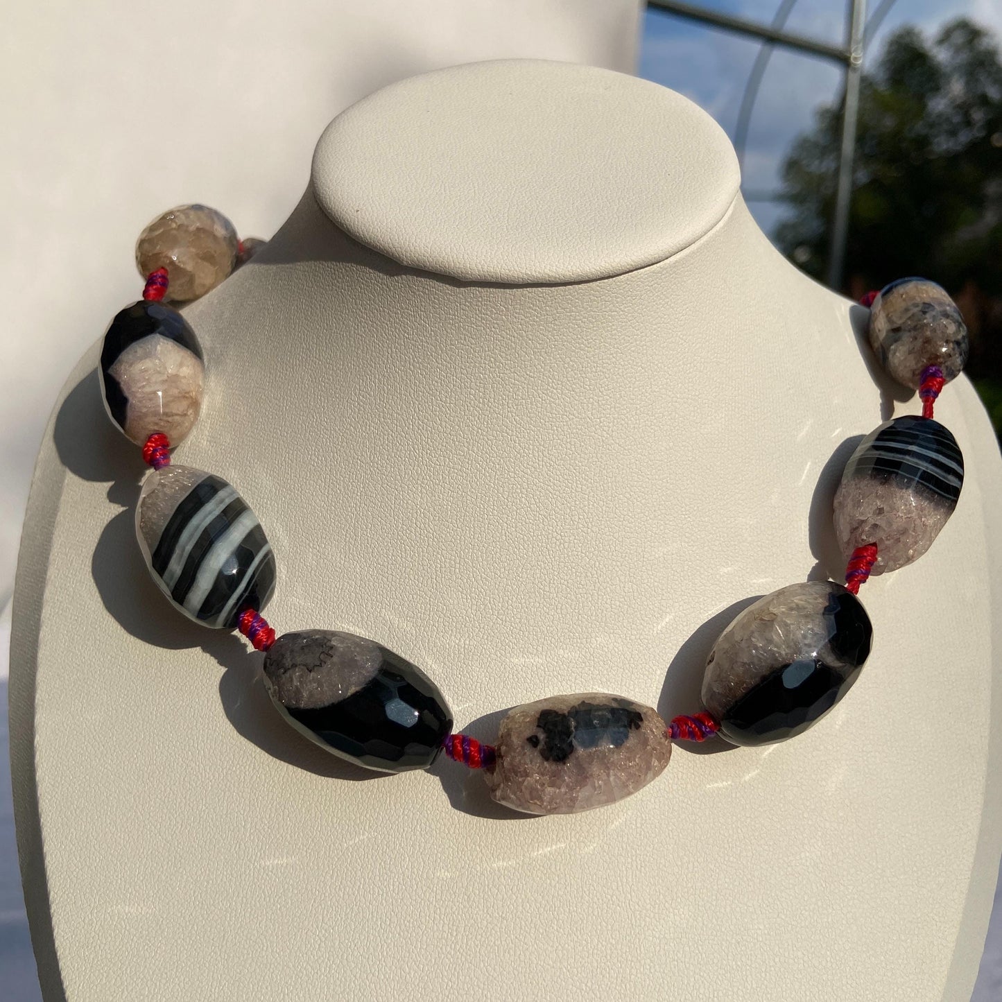 Natürliche Quarz Achat Edelsteinperlen mit Facettenschliff, zweifarbige Nugget Perlen für DIY Schmuckherstellung im Boho Stil, ca. 11 Stück